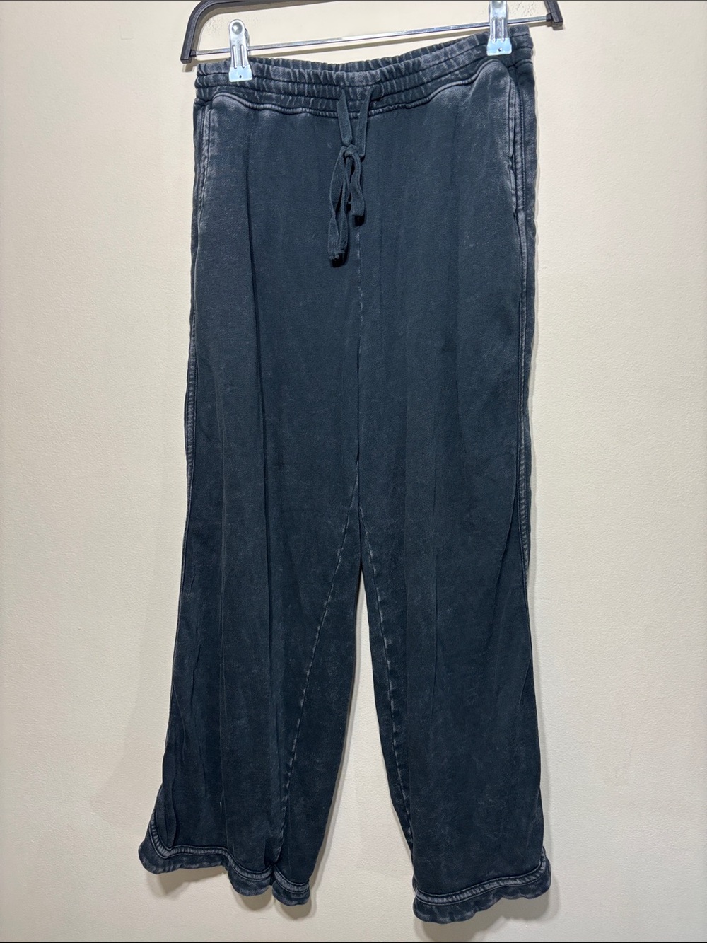 easel Black Drawstring Sweatpants
